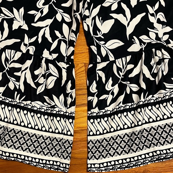 Size M Grace Karin Navy & white floral pull-on palazzo pants & tie waist. - Picture 4 of 6